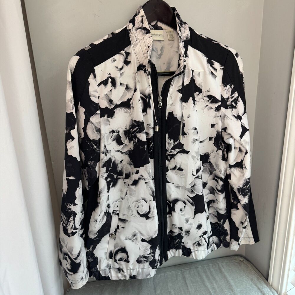Zenergy by Chico's Jacket Women's 2 / L Black White Floral Golf Zip Up - Picture 1 of 7